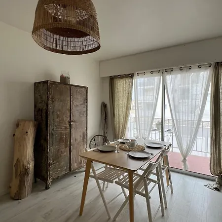 F2 4 Pers - 50m - Clim - Wifi - Parking * Palavas-les-Flots